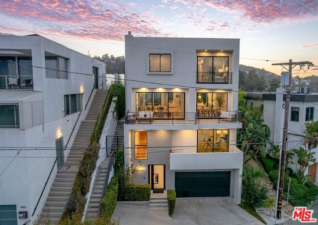 8184 Mannix Drive, Los Angeles, CA 90046