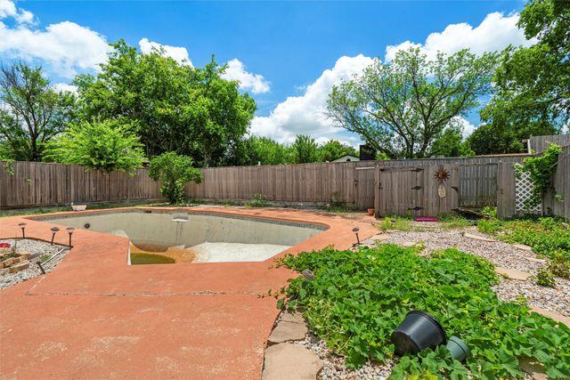 1722 Plantation Road, Garland, TX 75044