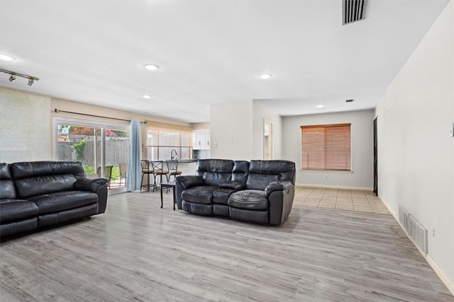 1722 Plantation Road, Garland, TX 75044