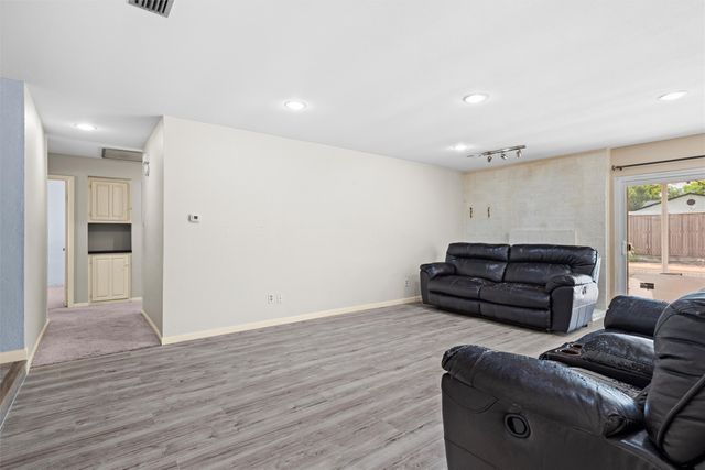 1722 Plantation Road, Garland, TX 75044