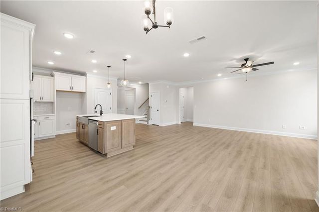 2003 Abbotts Vista Drive, Kernersville, NC 27284