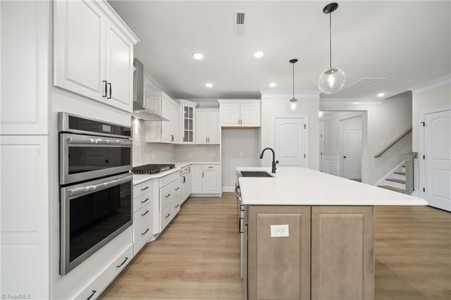 2003 Abbotts Vista Drive, Kernersville, NC 27284