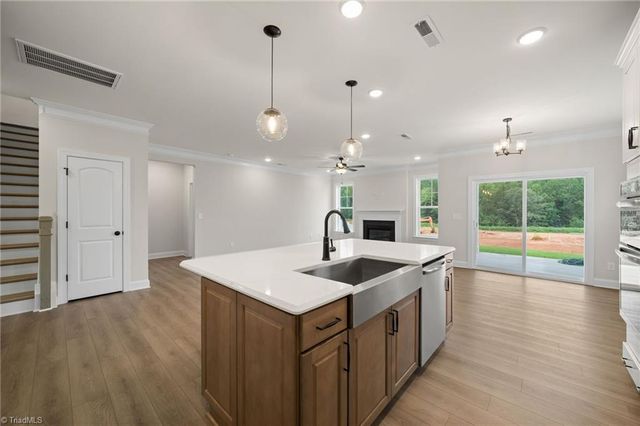2003 Abbotts Vista Drive, Kernersville, NC 27284