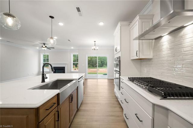 2003 Abbotts Vista Drive, Kernersville, NC 27284