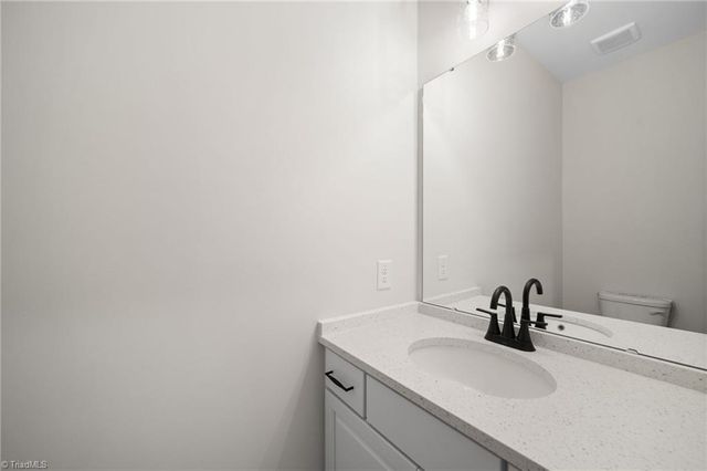 2003 Abbotts Vista Drive, Kernersville, NC 27284