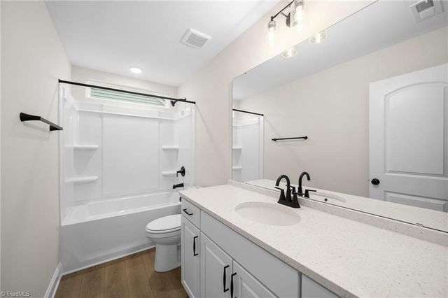 2003 Abbotts Vista Drive, Kernersville, NC 27284