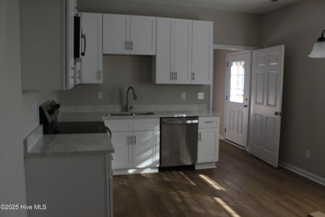 216 W Charity Road, Rose Hill, NC 28458