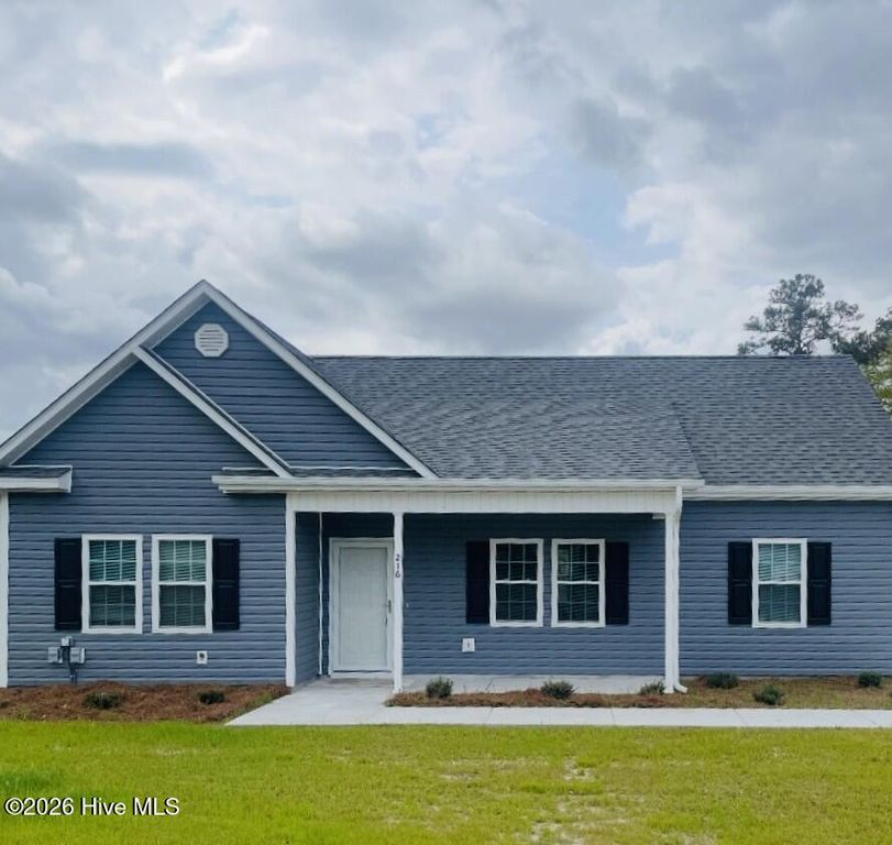 216 W Charity Road, Rose Hill, NC 28458