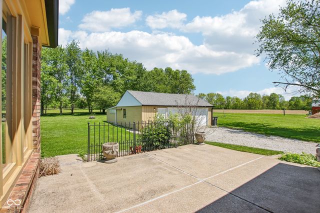 2440 E County Road 300 S, Danville, IN 46122