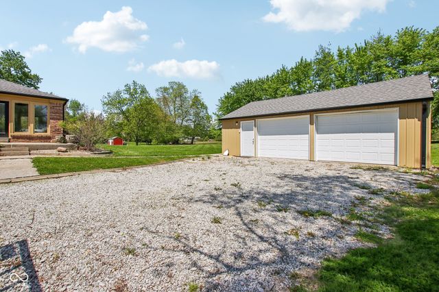 2440 E County Road 300 S, Danville, IN 46122