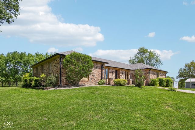 2440 E County Road 300 S, Danville, IN 46122