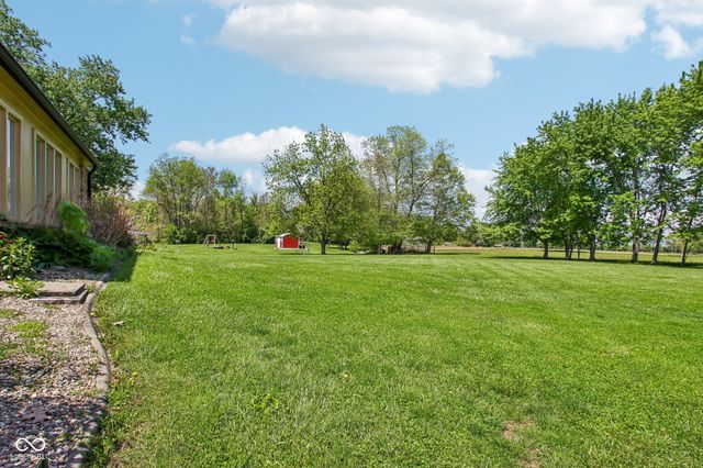 2440 E County Road 300 S, Danville, IN 46122