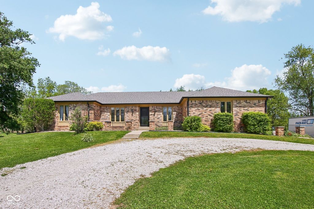 2440 E County Road 300 S, Danville, IN 46122