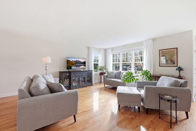 24 Maple Street, West Brookfield, MA 01585