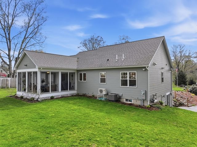 24 Maple Street, West Brookfield, MA 01585
