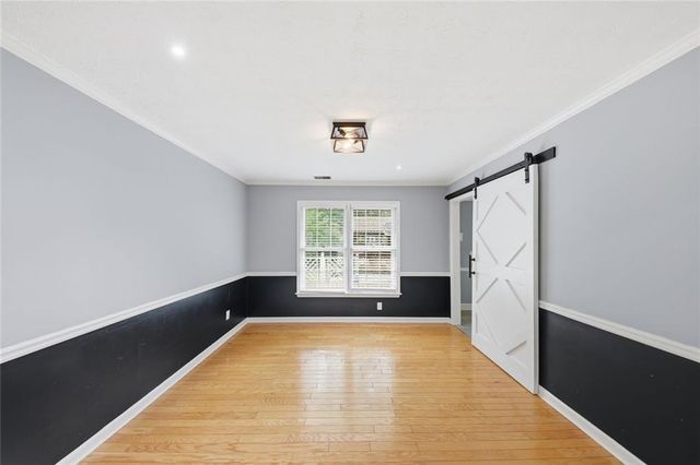 310 Crescentview Court, Lawrenceville, GA 30044