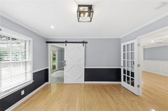 310 Crescentview Court, Lawrenceville, GA 30044