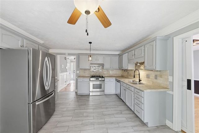 310 Crescentview Court, Lawrenceville, GA 30044