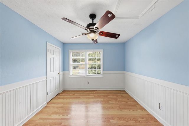 310 Crescentview Court, Lawrenceville, GA 30044