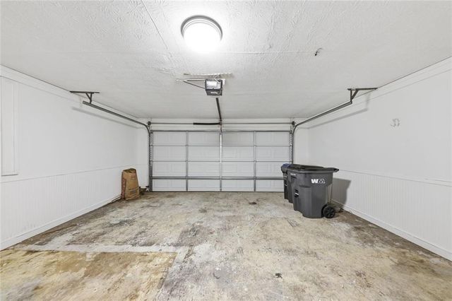 310 Crescentview Court, Lawrenceville, GA 30044