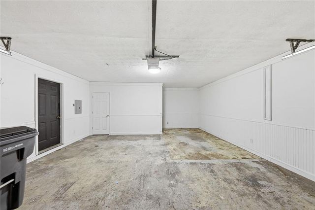 310 Crescentview Court, Lawrenceville, GA 30044