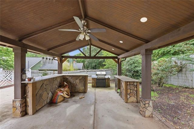 310 Crescentview Court, Lawrenceville, GA 30044