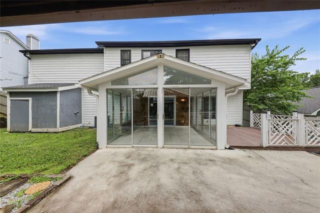 310 Crescentview Court, Lawrenceville, GA 30044