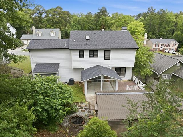 310 Crescentview Court, Lawrenceville, GA 30044