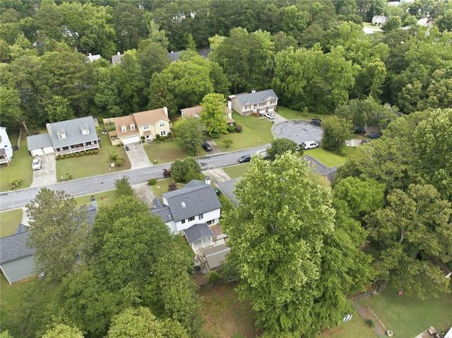 310 Crescentview Court, Lawrenceville, GA 30044