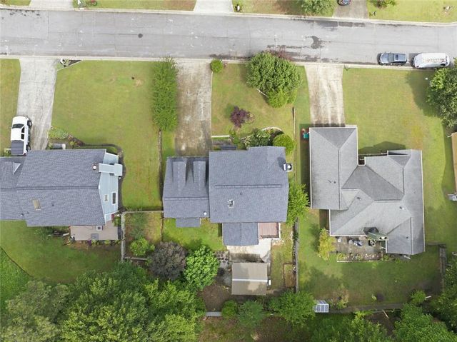 310 Crescentview Court, Lawrenceville, GA 30044