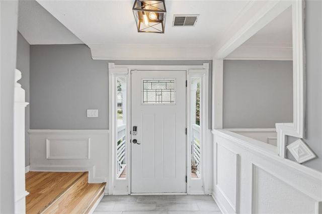310 Crescentview Court, Lawrenceville, GA 30044