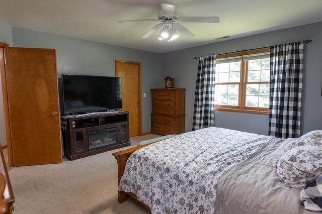 10216 New Hampshire Street, Crown Point, IN 46307