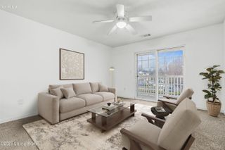 9303 Stonestreet Rd UNIT 214, Louisville, KY 40272