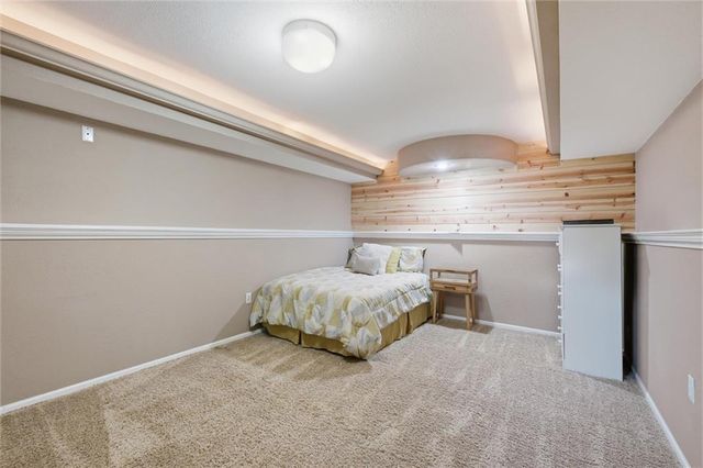 2401 SW Tracker Lane, Lee's Summit, MO 64082