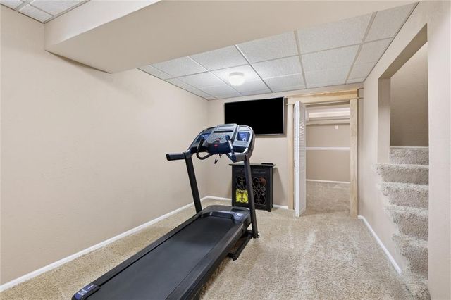 2401 SW Tracker Lane, Lee's Summit, MO 64082