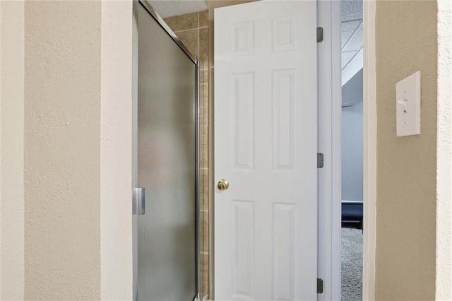 2401 SW Tracker Lane, Lee's Summit, MO 64082