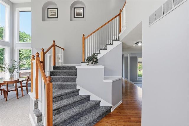 2401 SW Tracker Lane, Lee's Summit, MO 64082