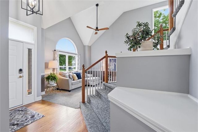 2401 SW Tracker Lane, Lee's Summit, MO 64082