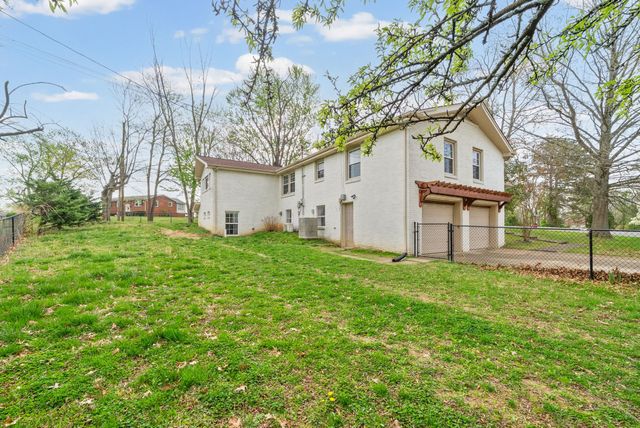 130 Alfred Dr, Clarksville, TN 37043