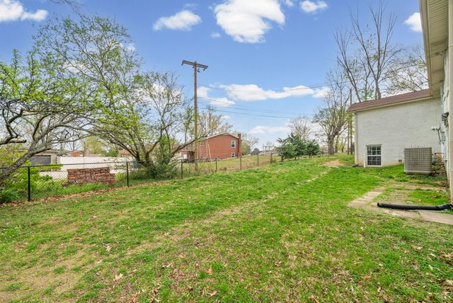 130 Alfred Dr, Clarksville, TN 37043