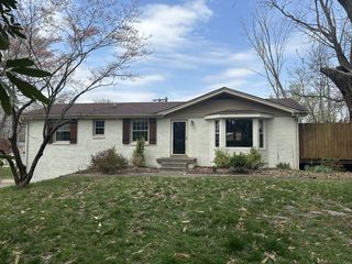 130 Alfred Dr, Clarksville, TN 37043