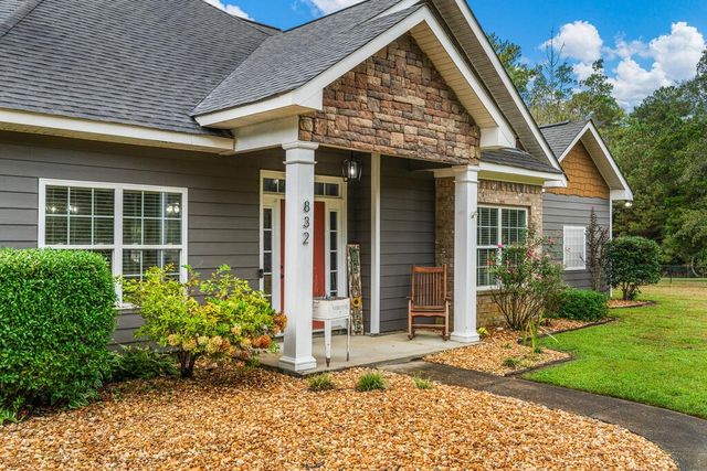 832 Voorhees Road, Hamilton, GA 31811