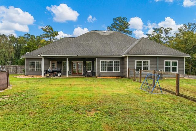 832 Voorhees Road, Hamilton, GA 31811