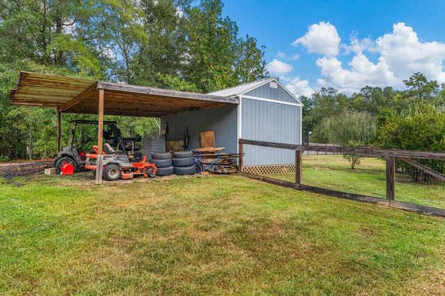 832 Voorhees Road, Hamilton, GA 31811