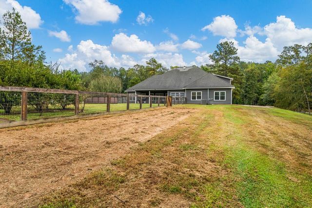 832 Voorhees Road, Hamilton, GA 31811