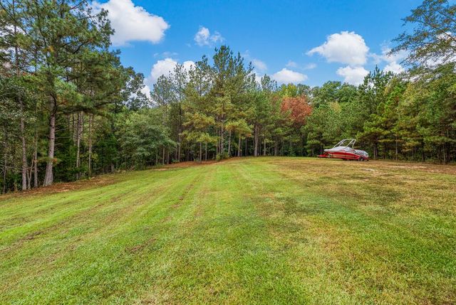 832 Voorhees Road, Hamilton, GA 31811