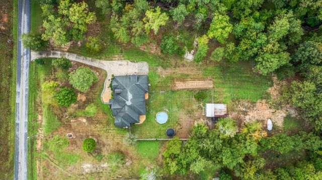 832 Voorhees Road, Hamilton, GA 31811