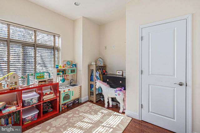 1935 W GEORGE ST, Philadelphia, PA 19130