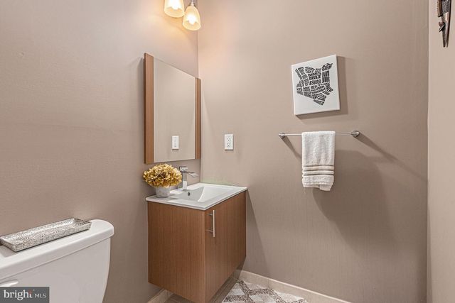 1935 W GEORGE ST, Philadelphia, PA 19130