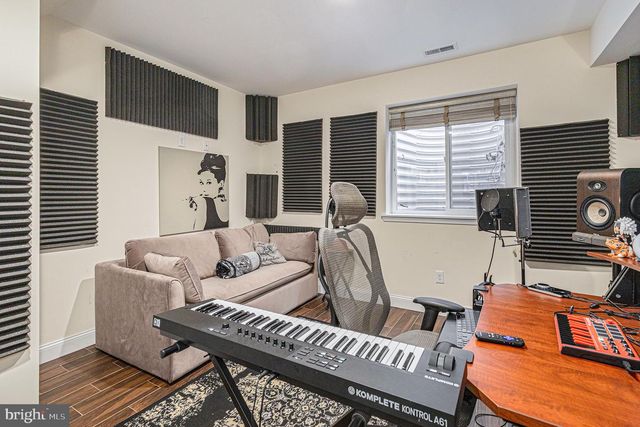 1935 W GEORGE ST, Philadelphia, PA 19130